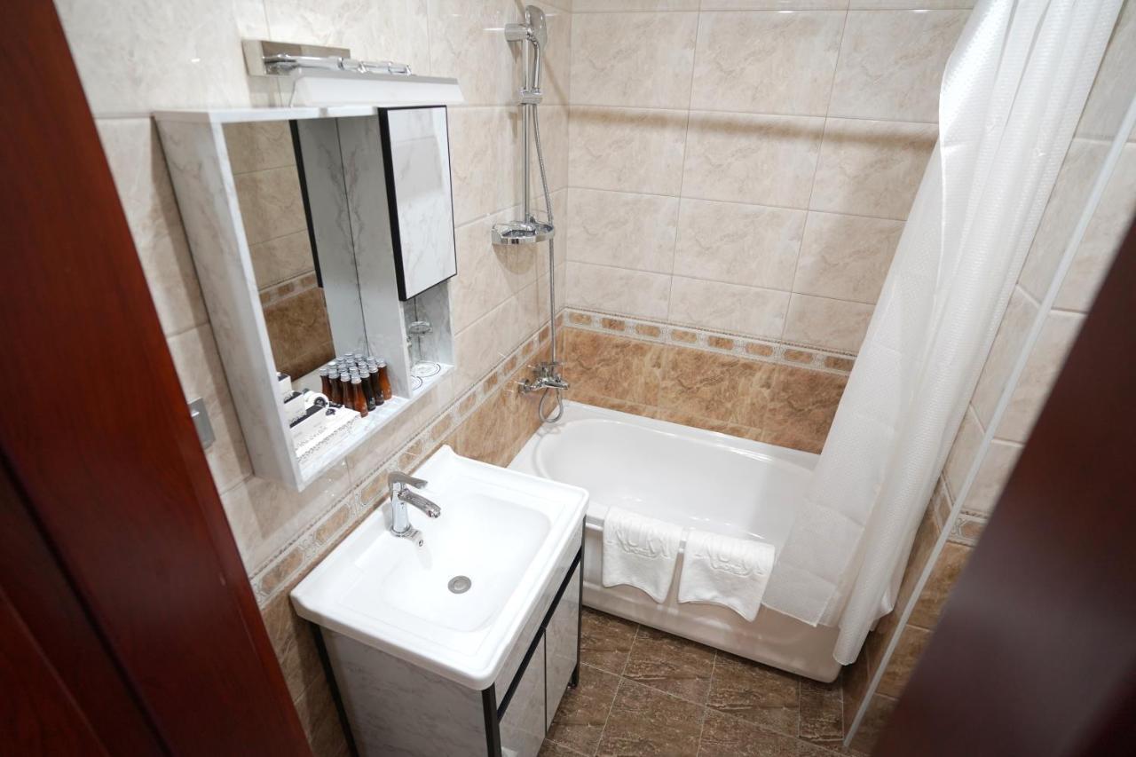 טשקנט Aura Hotel מראה חיצוני תמונה